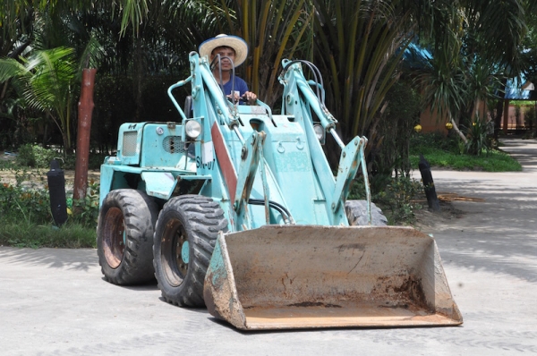 ขายรถตักKOMATSU SK7ขับเคลื่อน4ล้อ ตักครึ่งคิว เสา3เมตร สวยเดิมจากญี่ปุ่น ยังไม่เคยใช้ในไทย 165,000เท่านั้น!!