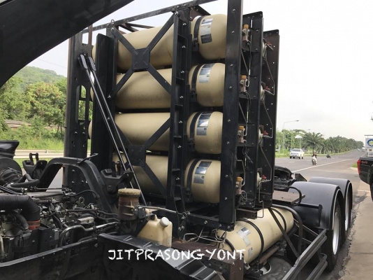 ขาย ISUZU DECA TRACTOR GVR 245 แรง (CNG-MPI) รถห้างแท้ ปี 2554