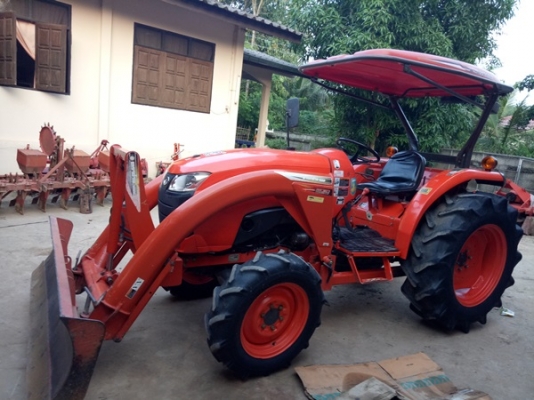 ขายรถไถ 47 แรงม้า อุปกรณ์ 3 ชิ้น