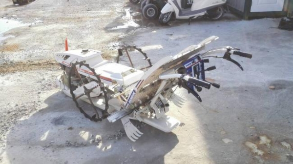 รถปลูกข้าวดำนาเดินตาม KUBOTA S1-20HDL ราคาพิเศษ 14,000 บาท รหัสสินค้า : 81004746 www.nihonmono.com รถปลูกข้าวดำนาเดินตาม KUBOTA S1-20HDL ราคาพิเศษ 14,000 บาท รหัสสินค้า : 81004746 www.nihonmono.com