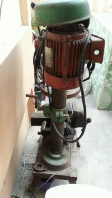 สว่านตั้งพื้น