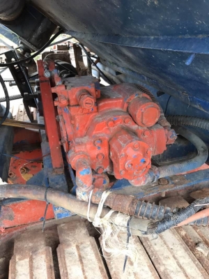 ขาย 595,000 บาท รถเกี่ยว อุ้ม 2.5 ตัน ตั้วเดิน 12 HT ปั้มดากิ้นส์ 23 โช่ 45 ข้อ รอลเลอร์ 10 ลูก ตู้นวด 6.5 ครึ่ง เครื่อง 6D16 Turbo -220 แรง   รถอยู่ จ.สมุทรสาคร โทร&amp;ไอดีไลน์  0610710295