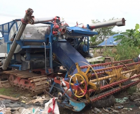 ขาย 595,000 บาท รถเกี่ยว อุ้ม 2.5 ตัน ตั้วเดิน 12 HT ปั้มดากิ้นส์ 23 โช่ 45 ข้อ รอลเลอร์ 10 ลูก ตู้นวด 6.5 ครึ่ง เครื่อง 6D16 Turbo -220 แรง   รถอยู่ จ.สมุทรสาคร โทร&amp;ไอดีไลน์  0610710295