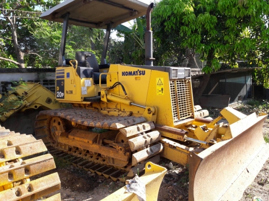 ขายรถดันKOMATSU  D20P-7E  เก่าญี่ปุ่นแท้  เครื่องปั๊มดี  2,XXX  ชั่วโมง  ลองระบบกันได้ทุกวัน  โทร  089-3818694  ดวงนภา