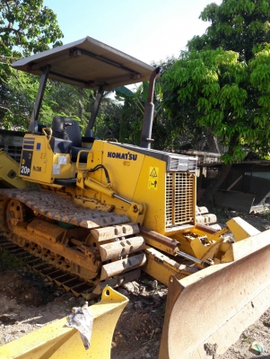 ขายรถดันKOMATSU  D20P-7E  เก่าญี่ปุ่นแท้  เครื่องปั๊มดี  2,XXX  ชั่วโมง  ลองระบบกันได้ทุกวัน  โทร  089-3818694  ดวงนภา