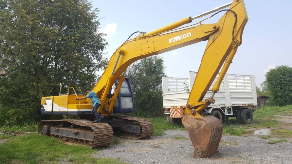 ขาย แบคโฮ KOBELCO SK200 Mark 3 เอกสารเล่มทะเบียนครบ เครื่องดี ปั้มดี ช่วงล่างเต็ม รถใช้งานอยู่ครับ