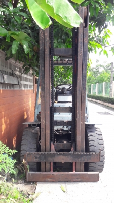 ขายด่วน...ของดีๆนานๆเข้ามาคัน TOYOTA-5FD45ขนาด4.5ตัน เครื่องยนต์ดีเซล 13Z , เกียร์ธรรมดา,เสาสูง 4 เมตร,ราคา 390,000บาท