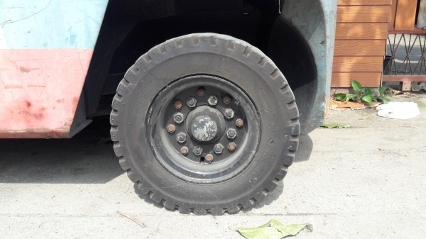 ขายด่วน...ของดีๆนานๆเข้ามาคัน TOYOTA-5FD45ขนาด4.5ตัน เครื่องยนต์ดีเซล 13Z , เกียร์ธรรมดา,เสาสูง 4 เมตร,ราคา 390,000บาท