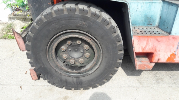 ขายด่วน...ของดีๆนานๆเข้ามาคัน TOYOTA-5FD45ขนาด4.5ตัน เครื่องยนต์ดีเซล 13Z , เกียร์ธรรมดา,เสาสูง 4 เมตร,ราคา 390,000บาท