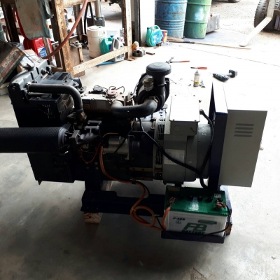 เครื่องปั่นไฟเก่านอก Perkins 10 kw 220 v แปลงไฟติดตั้งระบบแล้ว พร้อมใช้งาน