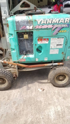 Lighting tower เครื่องปั่นไฟ พร้อมไฟส่องสว่าง Lighting tower เครื่องปั่นไฟ พร้อมไฟส่องสว่าง