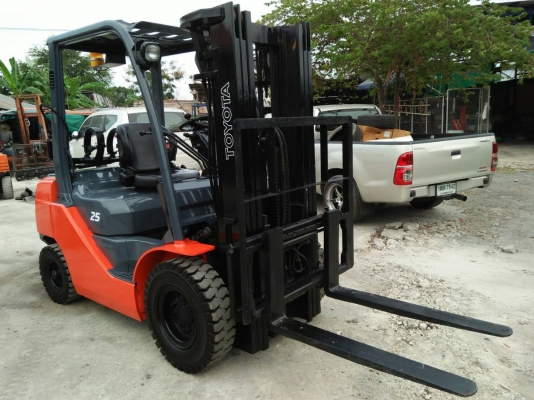 ขาย รถโฟรคลิฟท์ โตโยต้า รุ่น 8 ขาย รถโฟรคลิฟท์ โตโยต้า รุ่น 8