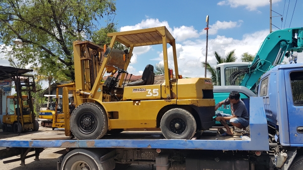 ขายด่วนรถยกดีเซลMITSUBISHI FD35-14 ยก3.5ตันเสาสูง3เมตรยกให้ดูของหนัก3.8ตันสบายๆๆจริงๆรถนอกนำเข้ายังไม่เคยใช้งานในเมืองไทยเลย ขายด่วนรถยกดีเซลMITSUBISHI FD35-14 ยก3.5ตันเสาสูง3เมตรยกให้ดูของหนัก3.8ตันสบายๆๆจริงๆรถนอกนำเข้ายังไม่เคยใช้งานในเมืองไทยเลย