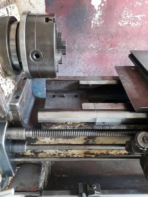 ขายกลึง6ฟุตเต็ม3เพลามีเบรคไฟ220vมีสามขาสี่จับสามจับ2จับอุปกรณ์ครบครับ