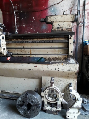 ขายกลึง6ฟุตเต็ม3เพลามีเบรคไฟ220vมีสามขาสี่จับสามจับ2จับอุปกรณ์ครบครับ