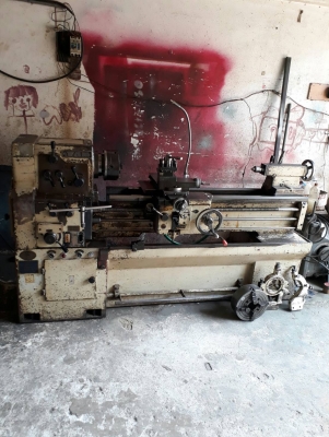 ขายกลึง6ฟุตเต็ม3เพลามีเบรคไฟ220vมีสามขาสี่จับสามจับ2จับอุปกรณ์ครบครับ