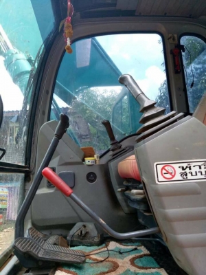 รถแบคโฮ Kobelco SK200 Mark 6 YN10 ใช้งานเพียง 9,xxx ชั่วโมงเอกสารเล่มทะเบียน สภาพนางฟ้า