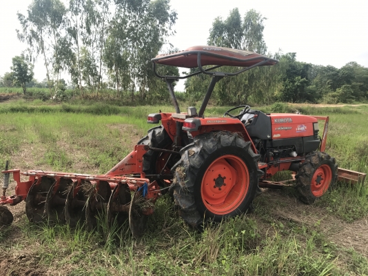 ขาย L4508Di  ดีไอ อุปกรณ์ 2 ชิ้น หน้า-หลัง เครื่องแน่น เกียร์ดี หางปกติ ยางสวย 4 เส้น แบตพึ่งเปลี่ยน สีเดิม (เก็บสีล้อหน้าอย่างเดียว) ดันหน้าช้าง ผานหลังช้างใบ24 เล่มทะเบียนพร้อม