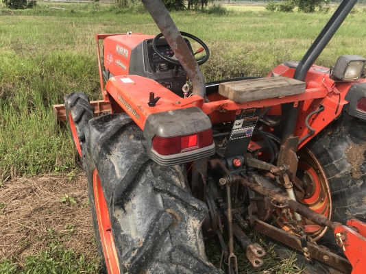 ขาย L4508Di  ดีไอ อุปกรณ์ 2 ชิ้น หน้า-หลัง เครื่องแน่น เกียร์ดี หางปกติ ยางสวย 4 เส้น แบตพึ่งเปลี่ยน สีเดิม (เก็บสีล้อหน้าอย่างเดียว) ดันหน้าช้าง ผานหลังช้างใบ24 เล่มทะเบียนพร้อม