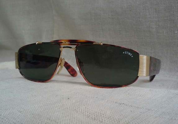 แว่นตาอิตาลียนวินเทจ ยุค &#039;90s  &#039;ต่อยเจ็บเหมือนผึ้ง&#039;  Vintage STING by DIRRRE handmade in Italy  บิ๊กไซซ์!