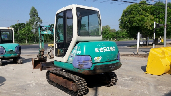 รถขุด Komatsu PC30-7E อาร์มมีหัวกระแทกในตัว เก่าญี่ปุ่น