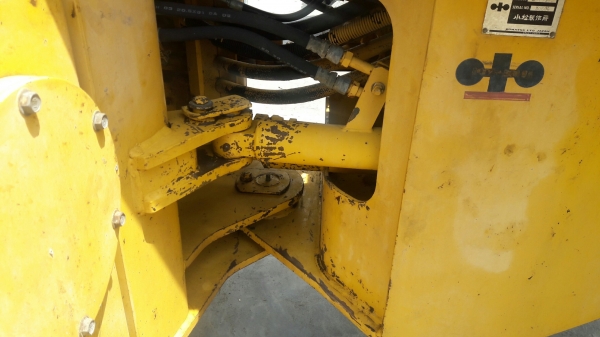 รถตัก Komatsu WA100-1 เก่าญี่ปุ่น