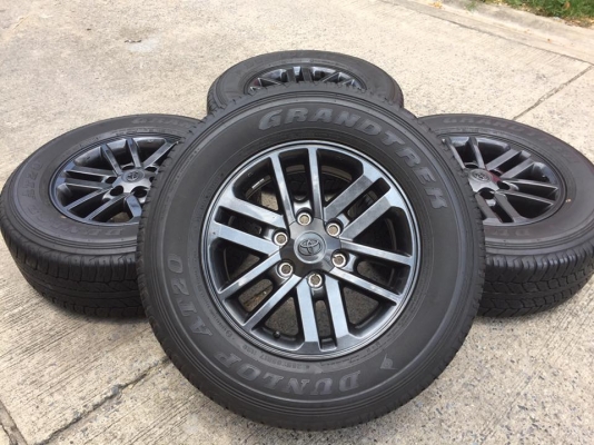 ขายล้อ TOYOTA VIGO CHAMP ขอบ17 6รู พร้อมยาง DUNLOP 265-65-17 ปลายปี15ดอกลึก ใช้งานได้อีกยาว ชุดละ 14,500 บาท