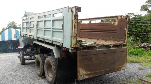 รถบรรทุก ISUZU 10 ล้อใหญ่ รุ่นFKZ 2 เพลา ปี 40 เครื่อง 240 แรง มีระบบลากลูก ราคา 880,000 บ. รถอยู่สระบุรี