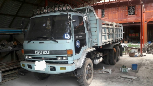 รถบรรทุก ISUZU 10 ล้อใหญ่ รุ่นFKZ 2 เพลา ปี 40 เครื่อง 240 แรง มีระบบลากลูก ราคา 880,000 บ. รถอยู่สระบุรี