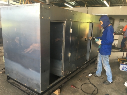 เครื่องปั่นไฟCUMMINS200KVA.U.S.A เครื่องปั่นไฟCUMMINS200KVA.U.S.A