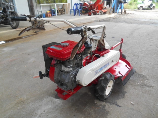 รถตัดหญ้า SRD 600 A เดินตาม พร้อมใช้งาน