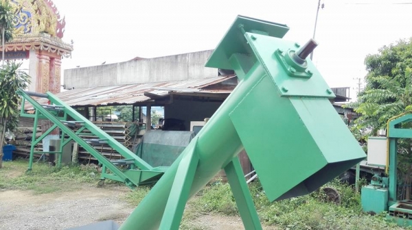 สกรูลำเลียงประกอบใหม่ ยาว 3 เมตร ใบโต 8" พร้อมใช้ สกรูลำเลียงประกอบใหม่ ยาว 3 เมตร ใบโต 8" พร้อมใช้