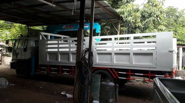 ขายรถ7.20เมตร HINO 3H 195แรง ติดเครน5ตัน ท้องV 3ปอก เอกสารพร้อมโอน ราคา920,000 สนใจโทร 090-8588220คุ