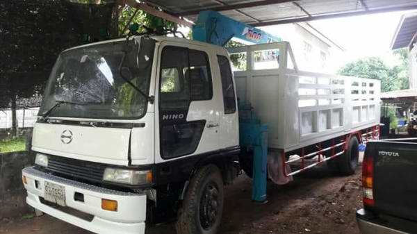 ขายรถ7.20เมตร HINO 3H 195แรง ติดเครน5ตัน ท้องV 3ปอก เอกสารพร้อมโอน ราคา920,000 สนใจโทร 090-8588220คุ