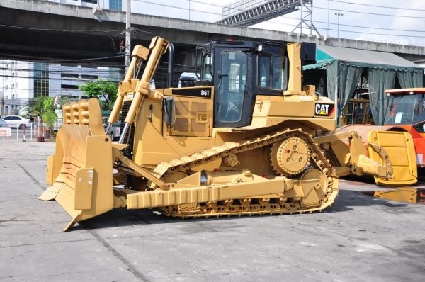 รถแทรกเตอร์CATERPILLAR D6T