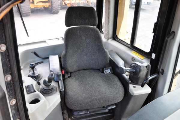 รถแทรกเตอร์CATERPILLAR D6T