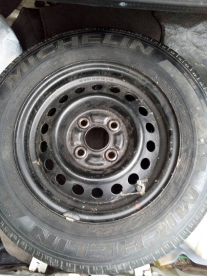 ล้ออะไหล่ ขอบ 13 มี 1 ล้อ สภาพสวย โทร.081-427-3941 ล้ออะไหล่ ขอบ 13 มี 1 ล้อ สภาพสวย โทร.081-427-3941