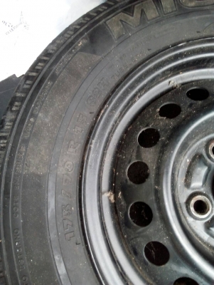 ล้ออะไหล่ ขอบ 13 มี 1 ล้อ สภาพสวย โทร.081-427-3941 ล้ออะไหล่ ขอบ 13 มี 1 ล้อ สภาพสวย โทร.081-427-3941