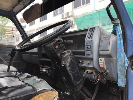 ขาย 255,000 บาท ISUZU NRR12DA เครื่อง 6BF1-175แรง หัวบาง (ประตูขวาตก อุปกรณ์ ภายในครบ )ยาง 8.25-16 ดี F หน้า F หลัง พวงมาลัยเพาเวอร์  7 เกียร์รอกกี้ เอกสารเล่มทะเบียน  รถอยู่ จ.ขอนแก่น โทร&amp;ไอดีไลน์ 0610710295