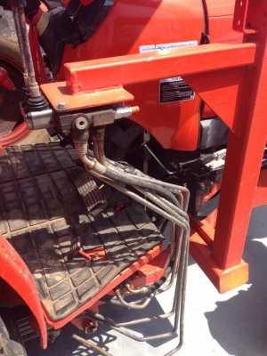 ขายแทรกเตอร์เข้าใหม่ L4708SP ติดเครื่องคีบอ้อย รถสวยสภาพนางฟ้า พร้อมใช้งาน ขายแทรกเตอร์เข้าใหม่ L4708SP ติดเครื่องคีบอ้อย รถสวยสภาพนางฟ้า พร้อมใช้งาน