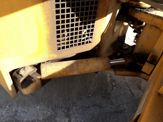 รถบดสั่นสะเทือน Cat CB 434-C รถบดสั่นสะเทือน Cat CB 434-C