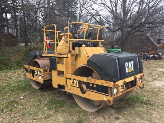 รถบดสั่นสะเทือน Cat CB 434-C รถบดสั่นสะเทือน Cat CB 434-C