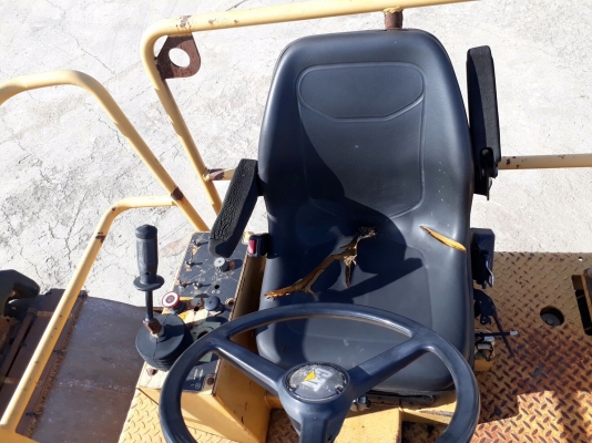 รถบดสั่นสะเทือน Cat CB 434-C รถบดสั่นสะเทือน Cat CB 434-C