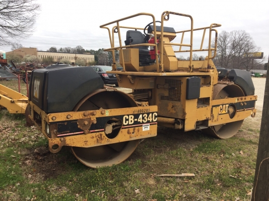 รถบดสั่นสะเทือน Cat CB 434-C รถบดสั่นสะเทือน Cat CB 434-C