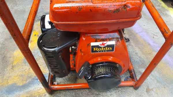 ปั้มน้ำ 4 x4 นิ้ว 7 แรง 4 จังหวะ ราคา 6400 บาท สอบถามได้ต่อรองได้ขายได้ขาย