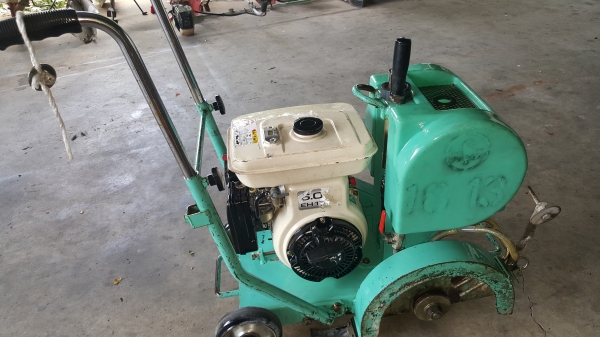 เครื่องตัดถนน 6 แรง