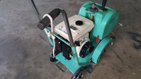 เครื่องตัดถนน 6 แรง