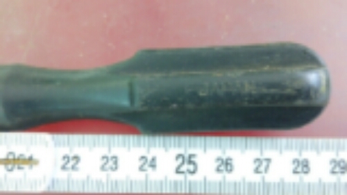 ไขควง 4 อัน + มีดปอกสายไฟ