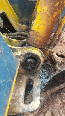 ขายด่วน แม็คโคร KOBELCO SK200MART II สภาพพร้อมใช้งาน เครื่องเดิมปั้มเดิม รถพร้อมใช้งาน เอกสารสัญญาซื้อขาย สนใจสอบถาม 093-0764943  - 088-3223272