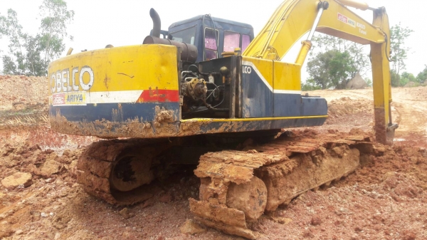 ขายด่วน แม็คโคร KOBELCO SK200MART II สภาพพร้อมใช้งาน เครื่องเดิมปั้มเดิม รถพร้อมใช้งาน เอกสารสัญญาซื้อขาย สนใจสอบถาม 093-0764943  - 088-3223272